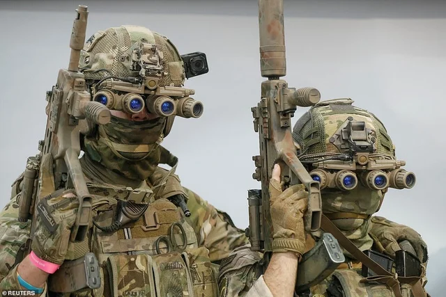 Situation tandlæge Tekstforfatter Why Do Special Forces Soldiers Use Night Vision Goggles?